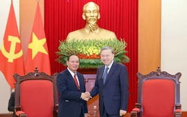 Party leader receives Lao Deputy PM