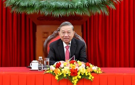 To Lam holds phone conversation with Xi Jinping