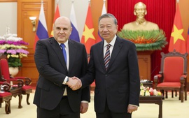 Party leader receives Russian Prime Minister