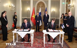 Viet Nam, Finland sign cooperation agreements