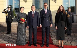 Finish President hosts official welcome ceremony for Party chief To Lam