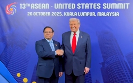 Prime Minister Pham Minh Chinh meets President Donald Trump in Malaysia