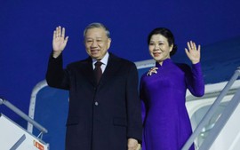 General Secretary To Lam leaves for official visit to UK