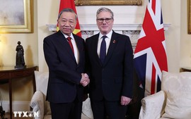 General Secretary To Lam holds talks with UK Prime Minister Keir Starmer in London