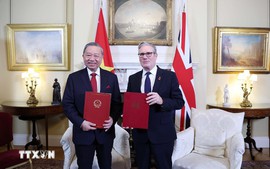 Viet Nam, UK elevate bilateral ties to comprehensive strategic partnership