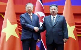 General Secretary To Lam holds talks with DPRK leader Kim Jong Un in Pyongyang