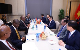 Prime Minister Pham Minh Chinh meets South African President Cyril Ramaphosa