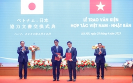 Viet Nam, Japan sign four cooperation deals