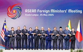 Viet Nam calls on ASEAN to give top priority to community building