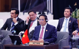 Prime Minister describes businesses as "heart" of ASEAN growth