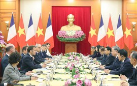 General Secretary To Lam meets with French President