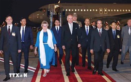 Hungarian President begins official visit to Viet Nam