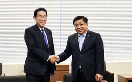 Deputy Prime Minister meets former Japanese Prime Minister in Tokyo
