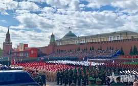 To Lam attends military parade marking 80th anniversary of Great Patriotic War victory