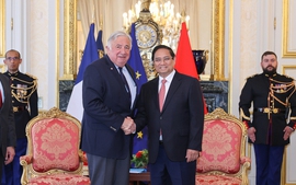 Prime Minister Pham Minh Chinh meets with French Senate President Gérard Larcher
