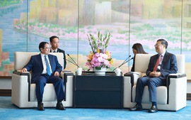 Prime Minister meets Secretary of Shanghai Municipal Committee