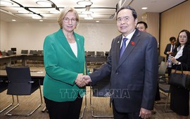 Top legislator meets foreign counterparts on WCSP-6 sidelines