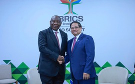 Prime Minister meets foreign leaders on sidelines of 17th BRICS Summit