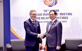 Deputy PM Bui Thanh Son meets with Thai, Lao, Cambodian Foreign Ministers on AMM-58 sidelines