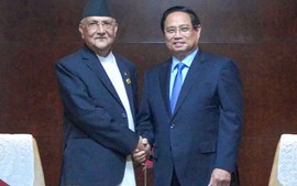 Prime Minister meets Nepalese counterpart ahead of SCO Summit