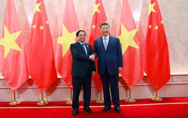 Prime Minister Pham Minh Chinh meets top Chinese leader Xi Jinping
