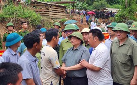 Vietnamese Prime Minister inspects flood-hit communes in Dien Bien province