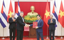 Viet Nam, Cuba sign cooperation agreements