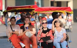 Viet Nam attracts early 14 million foreign visitors in first eight months