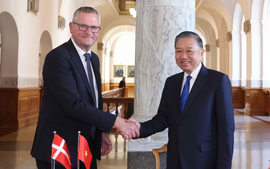 Party leader meets with Danish Parliament Speaker