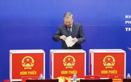 General election begins nationwide