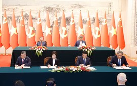 Viet Nam, China sign agreement on customs cooperation