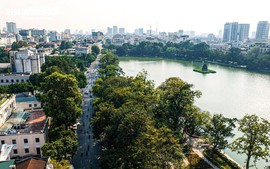 Ha Noi mulls over ban of gasoline-powered motorbikes in certain streets