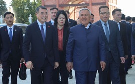 Prime Minister meets with Head of Russia's Republic of Tatarstan in Kazan