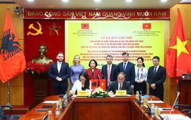 Viet Nam, Albania sign MoU on labor cooperation