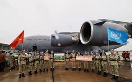 Two Vietnamese units depart for UN peacekeeping missions