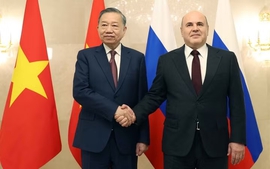 To Lam meets with Russian Prime Minister Mikhail Mishustin