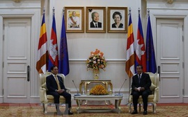越南外交部长裴青山访问柬埔寨