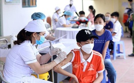 越南为近8.9万名5至12岁儿童接种新冠疫苗