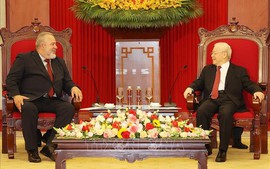 越共中央总书记阮富仲会见古巴总理