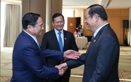 范明正总理与老挝，柬埔寨两国总理举行早餐会