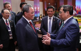 范明正总理会见中国国务总理李强