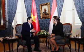 越南政府总理范明正会见匈牙利总统诺瓦克•卡塔琳