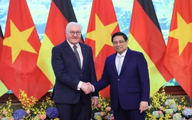 范明正总理建议德国早日批准《越南—欧盟投资保护协定》，有效展开“公正能源转型伙伴关系”协定