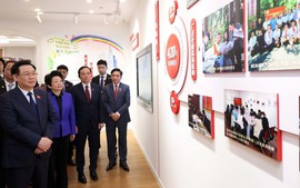 越南国会主席王廷惠到访上海市虹桥街道基层立法联系点