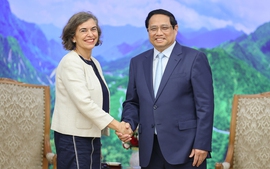 越南政府总理范明正会见西班牙新任驻越南大使
