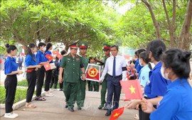 嘉莱省为在柬埔寨牺牲的21位越南志愿军和专家烈士举行追悼会