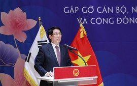 越南国家主席梁强与旅韩越南人代表会面