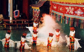 将水上木偶艺术成为河内独特的文化和创意产品