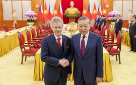 越共中央总书记苏林会见捷克参议院主席米洛什&#183;维斯特奇尔