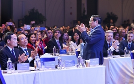 范明政总理出席2025年秋季经济论坛